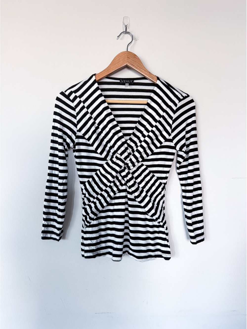 Y2K Venus Black White X Cross Front 3/4 Sleeve Striped V-Neck Tee Top Blouse